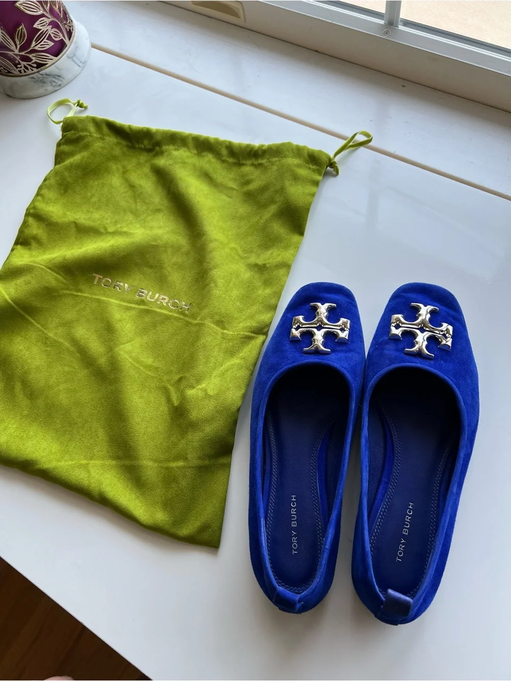Tory Burch Cobalt Blue Suade Ballet Flats With Silver Metallic Logo Size 6.